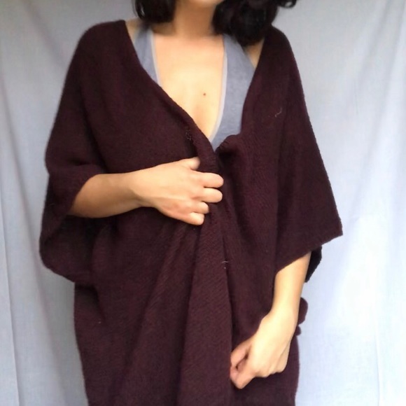 Community Iconic Cape - Picture 6 of 8